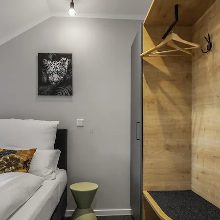 Haus Xzllenz - 5 Schlafzimmer, 2,5 Baeder, Parken, Smart-tv, Kueche, Terrasse