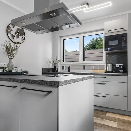 Haus Xzllenz - 5 Schlafzimmer, 2,5 Baeder, Parken, Smart-tv, Kueche, Terrasse Ferienhaus Erlangen