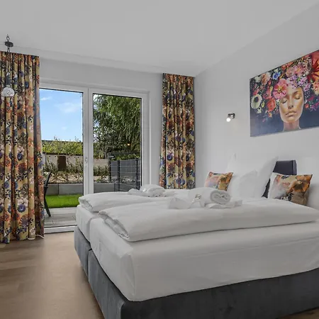 Ferienhaus Haus Xzllenz - 5 Schlafzimmer, 2,5 Baeder, Parken, Smart-tv, Kueche, Terrasse