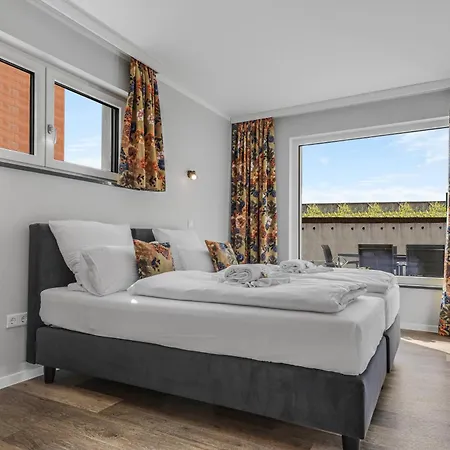 Ferienhaus Haus Xzllenz - 5 Schlafzimmer, 2,5 Baeder, Parken, Smart-tv, Kueche, Terrasse Erlangen