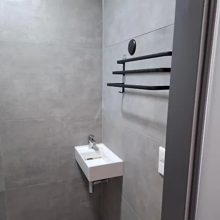 Haus Xzllenz - 5 Schlafzimmer, 2,5 Baeder, Parken, Smart-tv, Kueche, Terrasse *